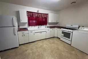 1637 Englewood Dr, Pueblo, CO 81005 - Photo 7