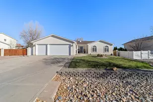 190 S Circle Dr, Pueblo West, CO 81007 - Photo 1