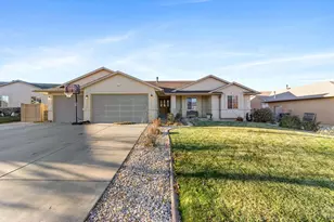 5405 Peregrine Dr, Pueblo, CO 81005 - Photo 1