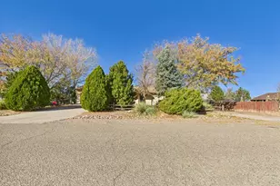 21 S Golfwood Dr W, Pueblo West, CO 81007 - Photo 37