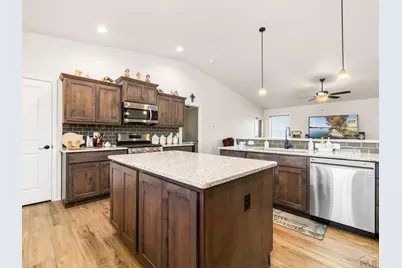 1700 Kingfisher Ln, Pueblo, CO 81008 - Photo 11