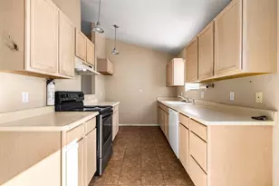 570 S Bellflower Dr, Pueblo West, CO 81007 - Photo 7