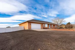 1152 E Ranch Dr, Pueblo West, CO 81007 - Photo 3