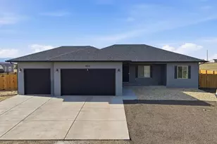 421 N Heather Dr, Pueblo, CO 81007 - Photo 1