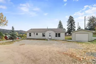 8906 Grand Ave, Beulah, CO 81023 - Photo 3