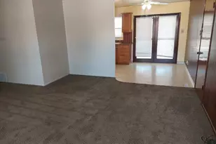 2042 S Riverview Dr, Pueblo, CO 81006 - Photo 7