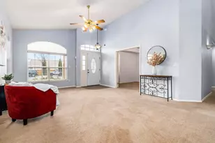 1044 Willowcrest Dr, Pueblo, CO 81005 - Photo 5