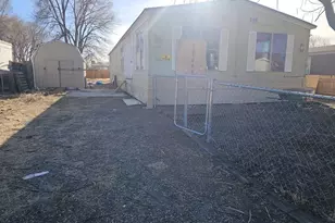 2416 Kara Ct, Pueblo, CO 81004 - Photo 33