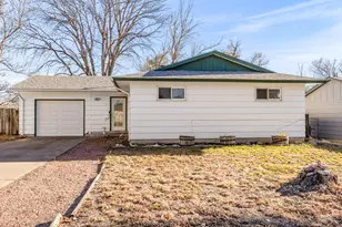 32 Scotland Rd, Pueblo, CO 81001 - Photo 1