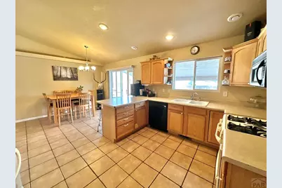 3131 Bighorn Ct, Pueblo, CO 81005 - Photo 9