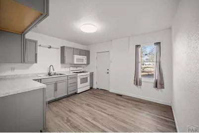 615 E 1st St, Pueblo, CO 81001 - Photo 9
