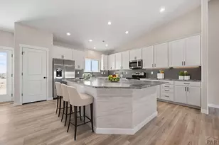 576 E Earl Dr, Pueblo West, CO 81007 - Photo 7