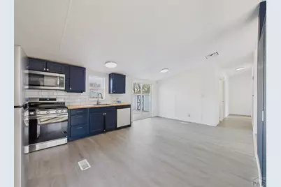 2031 W 11th St, Pueblo, CO 81003 - Photo 11