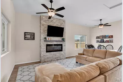 1712 Kingfisher Ln, Pueblo, CO 81008 - Photo 3