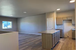 6104 Harper Ln, Pueblo, CO 81008 - Photo 5