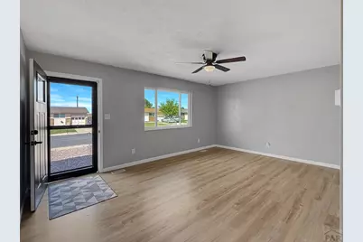 4012 Crestview Dr, Pueblo, CO 81008 - Photo 5