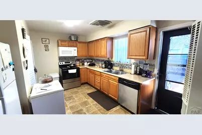 1303 Cypress St, Pueblo, CO 81004 - Photo 5