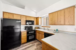 441 S Oak Creek Dr, Pueblo, CO 81007 - Photo 5