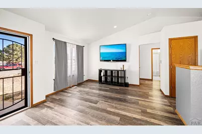 441 S Oak Creek Dr, Pueblo, CO 81007 - Photo 9