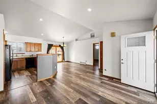 441 S Oak Creek Dr, Pueblo, CO 81007 - Photo 3