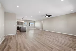 1619 N Calle Rosa Dr, Pueblo, CO 81007 - Photo 5