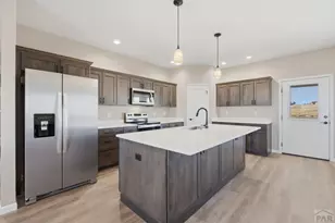 1619 N Calle Rosa Dr, Pueblo, CO 81007 - Photo 9