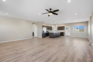 1619 N Calle Rosa Dr, Pueblo, CO 81007 - Photo 7