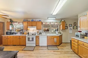 1614 Horseshoe Dr, Pueblo, CO 81001 - Photo 5