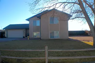 431 N Desert Cove Dr, Pueblo West, CO 81007 - Photo 1