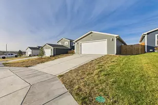 1424 Rivers Run Ave, Pueblo, CO 81001 - Photo 3
