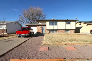 27 Clemson Dr, Pueblo, CO 81007 - Photo 1
