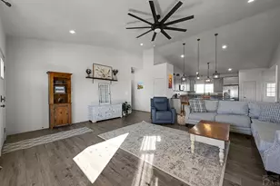 527 E Auburn Ave, Pueblo West, CO 81007 - Photo 9