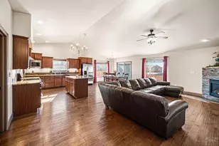 5707 Mark Twain Ln, Pueblo, CO 81008 - Photo 5