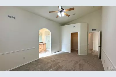 956 Peachcrest Dr, Pueblo, CO 81005 - Photo 7