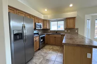 956 Peachcrest Dr, Pueblo, CO 81005 - Photo 5