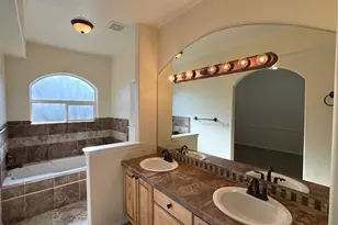 956 Peachcrest Dr, Pueblo, CO 81005 - Photo 9