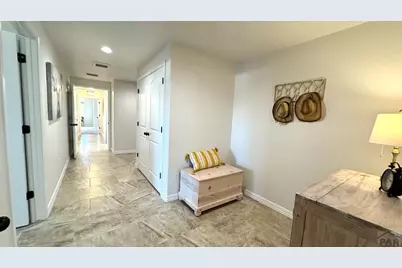 806 Thorncrest Dr, Pueblo, CO 81005 - Photo 9