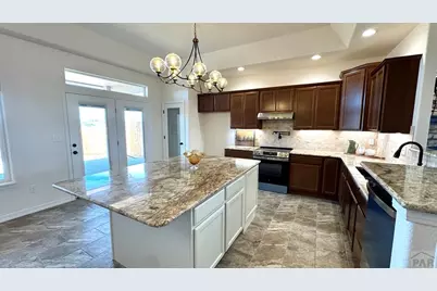 815 Thorncrest Dr, Pueblo, CO 81005 - Photo 5