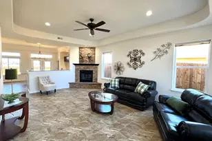 815 Thorncrest Dr, Pueblo, CO 81005 - Photo 3