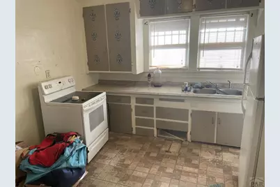 209 E Adams Ave, Pueblo, CO 81005 - Photo 3