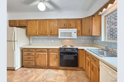 52 Villa Dr, Pueblo, CO 81001 - Photo 9