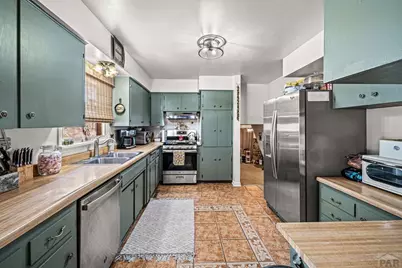 1604 Bunker Hill Rd, Pueblo, CO 81001 - Photo 9