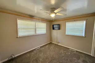 1908 Lynwood Ln, Pueblo, CO 81005 - Photo 9