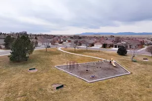 960 Peachcrest Dr, Pueblo, CO 81005 - Photo 5