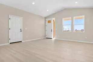 981 E Waverly Dr, Pueblo West, CO 81007 - Photo 5