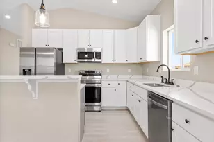 981 E Waverly Dr, Pueblo West, CO 81007 - Photo 11