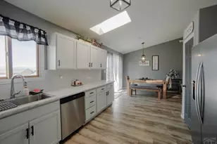 917 S Sterling Ln, Pueblo, CO 81007 - Photo 5