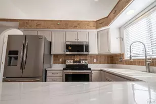 935 Maplecrest Dr, Pueblo, CO 81005 - Photo 5