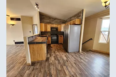 722 S Legend Lane, Pueblo, CO 81007 - Photo 3
