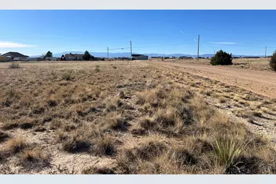 468 E Goldenrod Dr, Pueblo West, CO 81007 - Photo 7